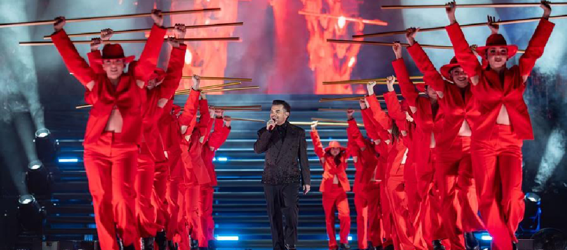KENAN DOĞULU’DAN İZMİR’DE UNUTULMAZ PERFORMANS