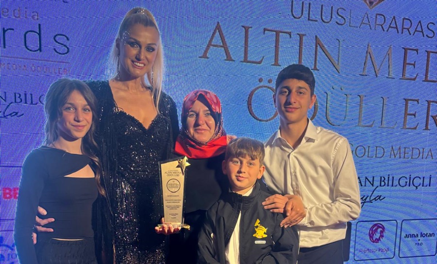 MANAVGAT’IN GURURU ŞEVKİYE DURGUN’A ÖDÜL!