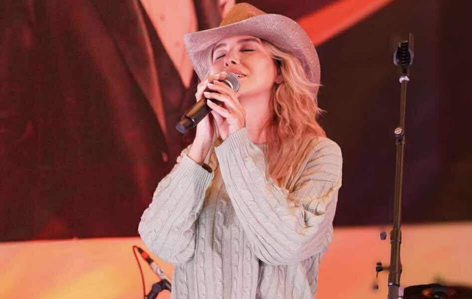 GÜLBEN ERGEN AMERİKA TURNESİNE DALLAS’TAN BAŞLADI