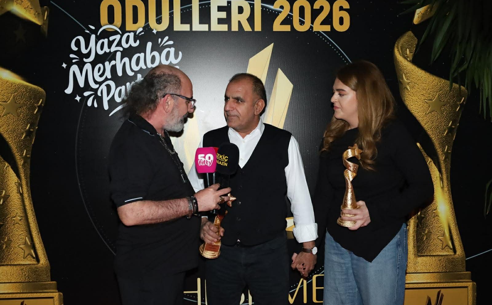 BABA-KIZ AYNI GECEDE ÖDÜL ALDI