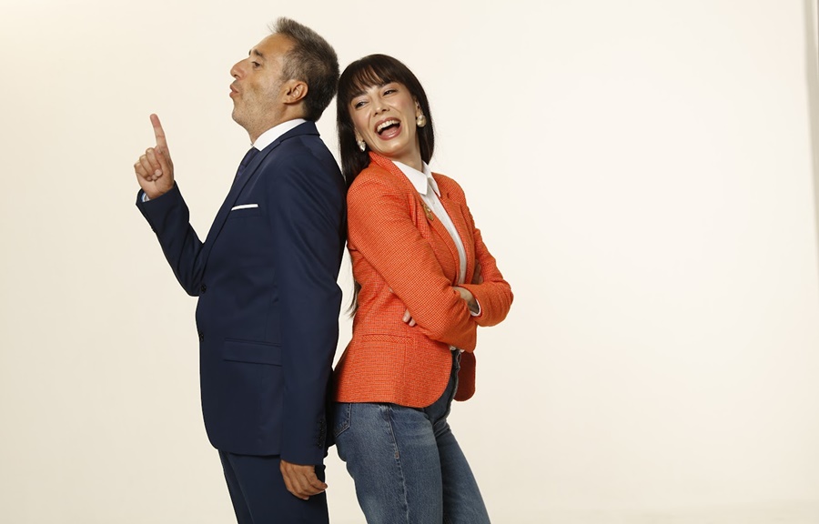 AŞK VE SİYASETİN KOMİK ÇATIŞMASI TİYATRO SAHNESİNDE