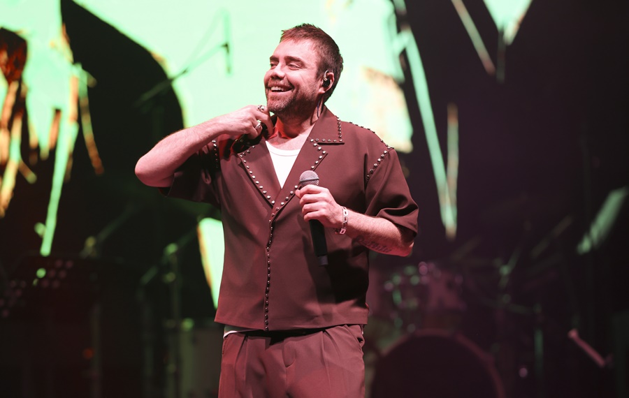 MURAT DALKILIÇ SAHNELERE MUHTEŞEM DÖNÜŞ YAPTI