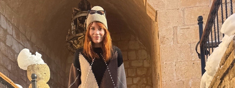 AYÇA VARLIER KAR YAĞISINDAN DOLAYI MAHSUR KALINCA YENİ YILA MARDİN'DE GİRDİ